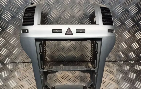 Opel Zafira B Radio/GPS head unit trim 13162556 13162544 13162545