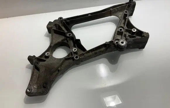 Mercedes-Benz E W212 Generator/alternator bracket A6512012009 ED01784 6512012009