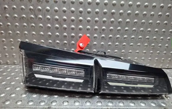 Peugeot 308 Rear/tail lights S26312626 9836300680