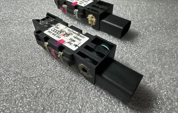 Audi A4 S4 B6 8E 8H Airbag deployment crash/impact sensor 8E0959643
