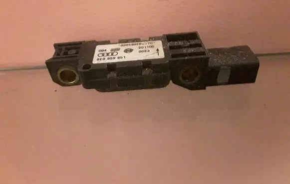 Audi A4 S4 B6 8E 8H Airbag deployment crash/impact sensor 8E0959651