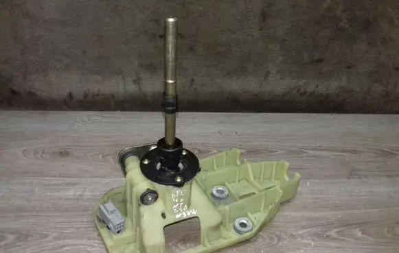 Volvo S80 Gear shifter/selector 8028100061