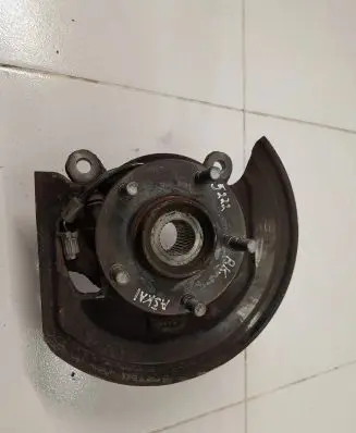 Nissan Qashqai Front wheel hub NOCODE