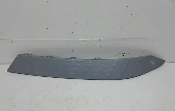Renault Captur II Front bumper upper radiator grill 623831737R