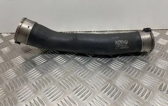 BMW 3 F30 F35 F31 Intercooler hose/pipe 7597591