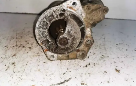 Volkswagen Polo III 6N 6N2 6NF Starter motor 085911023E