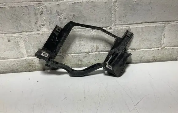 BMW 5 E60 E61 Headlight/headlamp mounting bracket 15873800