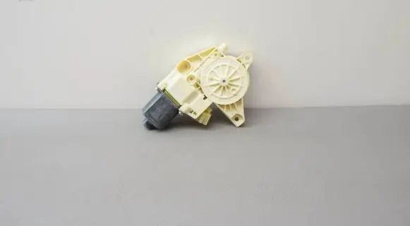 Mercedes-Benz GLK (X204) Front door window regulator motor A2048200142