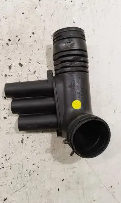 Volkswagen Golf VII Air intake hose/pipe 04E129651C