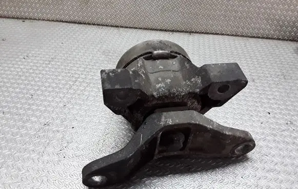 Ford Mondeo MK IV Engine mount bracket HL8021M05