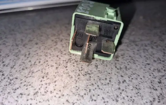 BMW 5 E39 Other relay 8373700