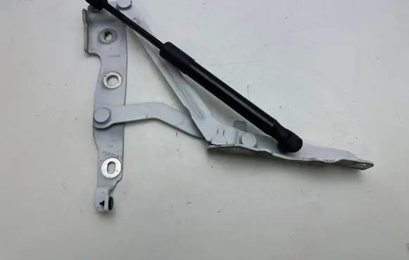 Ford Mustang V Tailgate/trunk/boot hinge 