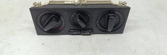 Volkswagen PASSAT B5 Climate control unit