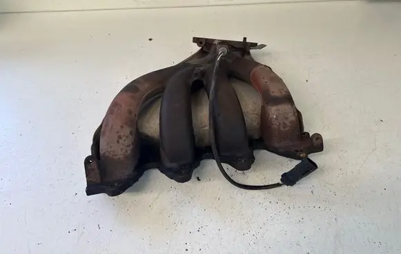 Opel Vivaro Exhaust manifold 138083