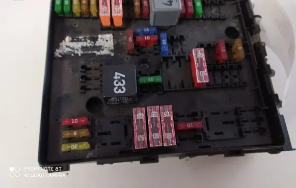 Volkswagen Golf V Fuse module 013949321 013949631C