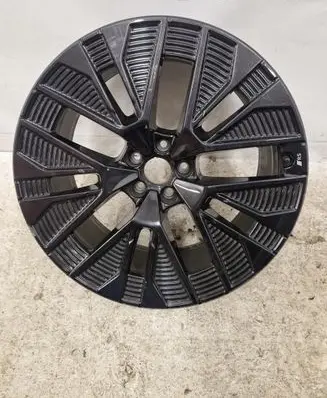 Audi Q8 R21 alloy rim 
