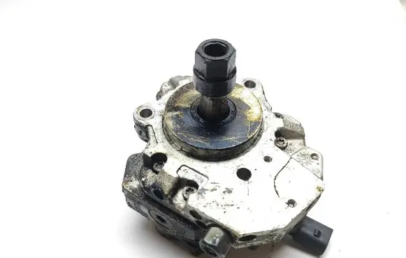 BMW 3 E90 E91 Fuel injection high pressure pump 7788670 602093664888 0445010045