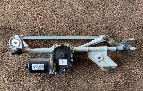 BMW 2 F46 Front wiper linkage and motor 7301043