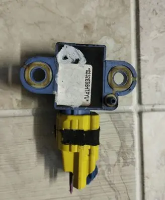 Volkswagen Golf Plus Airbag deployment crash/impact sensor 1K0955557A