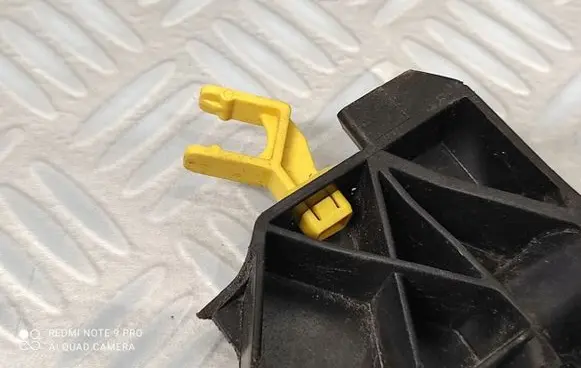 Ford Focus Engine mounting bracket