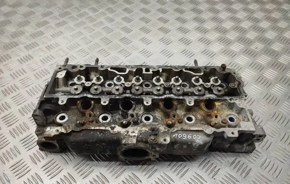 Peugeot 5008 Engine head 9684504780 968448721