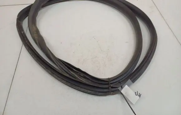 Volvo V50 Rubber seal rear door