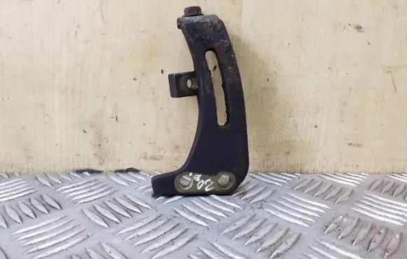 Toyota Avensis T220 Generator/alternator bracket 