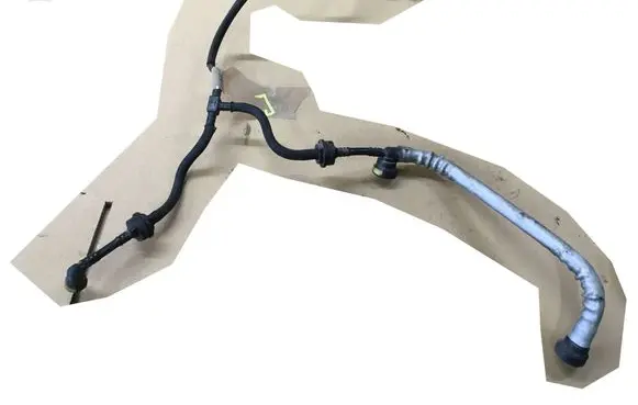 Nissan Juke I F15 Fuel line pipe