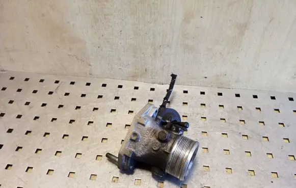 Audi A4 S4 B6 8E 8H Throttle valve 8E0145950