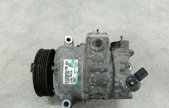Volkswagen Golf V Air conditioning (A/C) compressor (pump) 1K0820859F