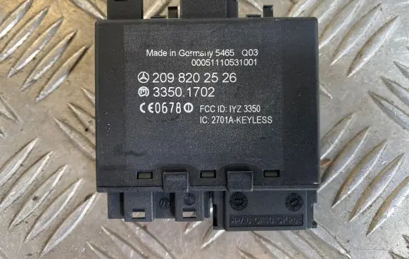 Mercedes-Benz CLK A209 C209 Keyless (KESSY) go control unit/module 2098202526 33501702 00051110531001