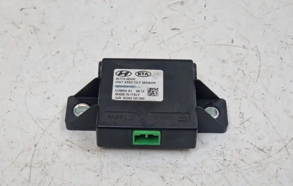 Hyundai i40 Yaw turn rate sensor 957753Z000 4M5455H3G 00392281089