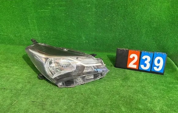 Toyota Yaris Headlight/headlamp