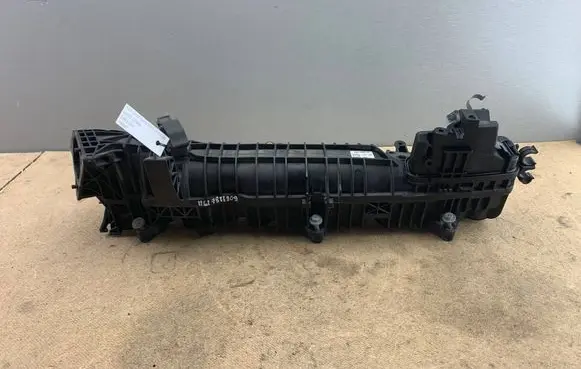 BMW X3 F25 Intake manifold 7811909 11617811909