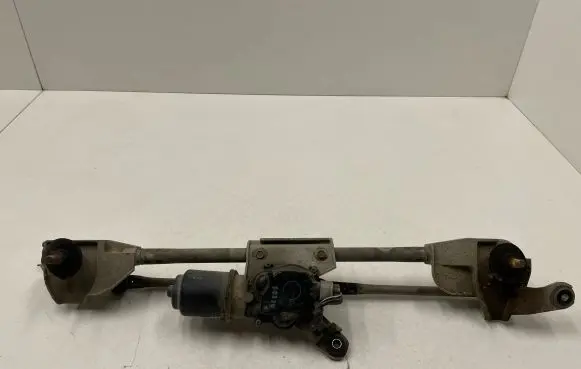 Nissan Pathfinder R51 Front wiper linkage and motor