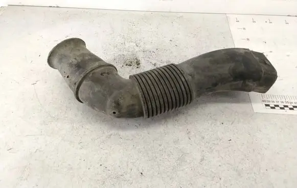BMW 7 E65 E66 Air intake duct part 7789131 13981114 VD446145
