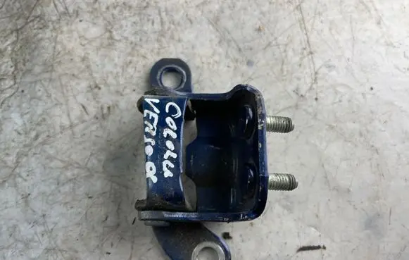 Toyota Corolla Verso E121 Rear door upper hinge