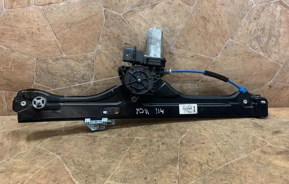 BMW 2 F46 Front door window regulator with motor 132624 2579948