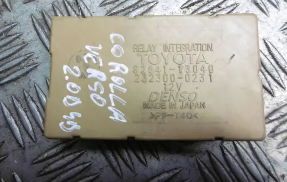 Toyota Corolla Verso E121 BSM Control unit 82641-13040