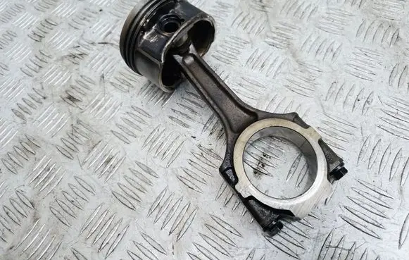 Alfa Romeo GT Piston with connecting rod 60673761 B737