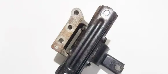 Engine mount bracket