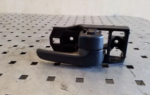 Toyota RAV 4 (XA20) Front door interior handle