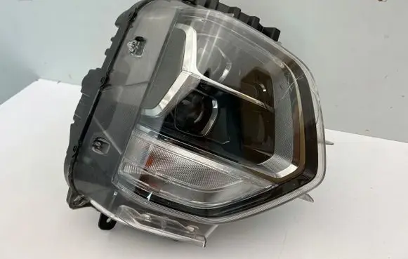 Hyundai Santa Fe Headlight/headlamp 92102-S1110