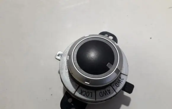 Mitsubishi Outlander Other switches/knobs/shifts 