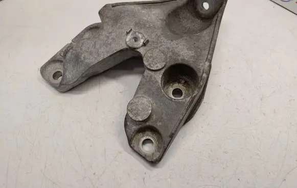 BMW 4 F32 F33 Engine mounting bracket 22116789093 22116797831