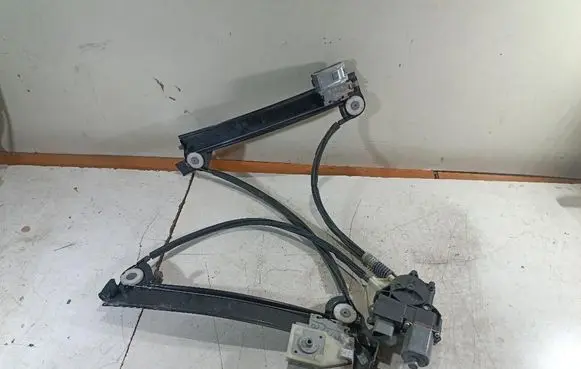 Peugeot RCZ Front window lifting mechanism without motor 9673475880
