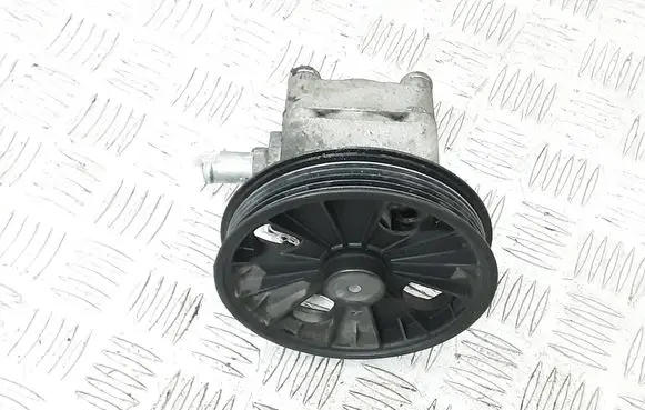 Volvo XC90 Power steering pump 30741790