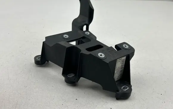 Ford Focus Gear shift cable bracket BV6R7C453CKC