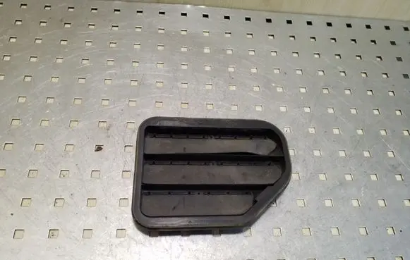Volvo V50 Quarter panel pressure vent 