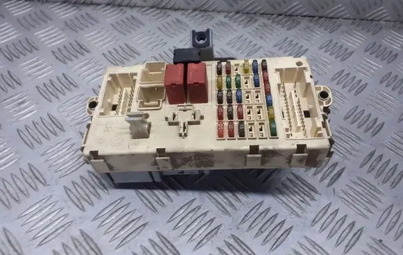 Fiat Punto (188) Fuse box cover 